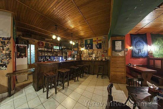 26 Irish Pub